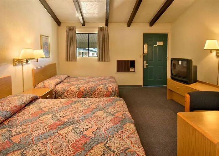 Peoria Inn